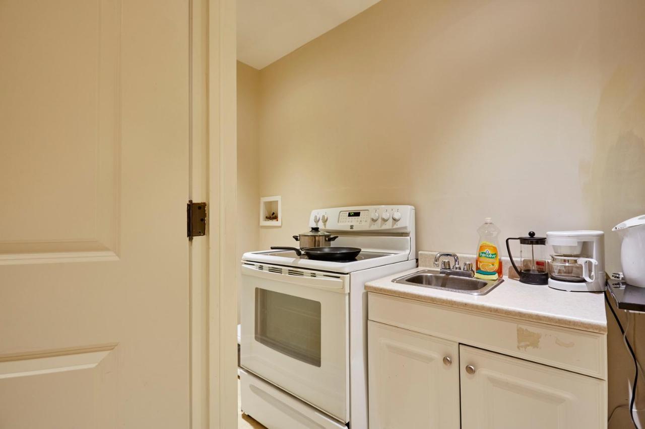 Elegant Apartment With Sauna Toronto Esterno foto